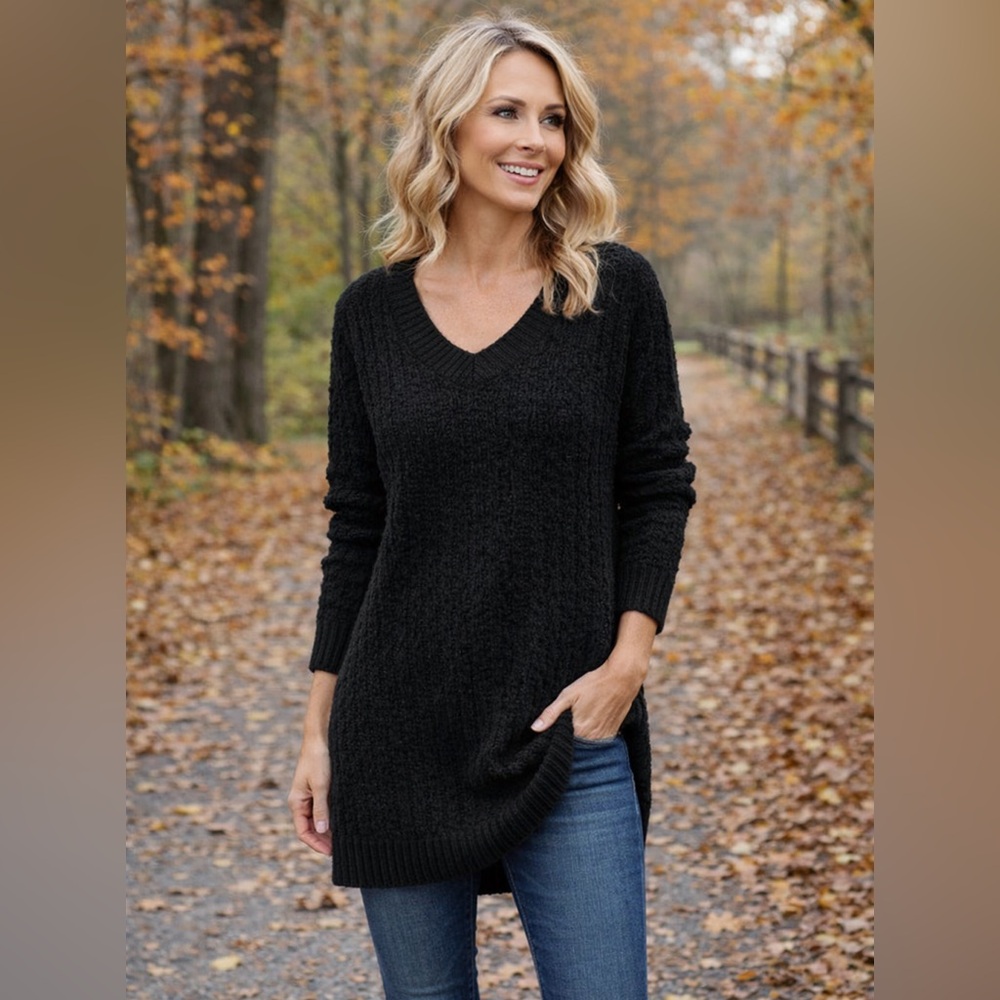 Zenana Premium Women’s Black
Popcorn Knit Textured V-Neck Tunic Sweater Size L